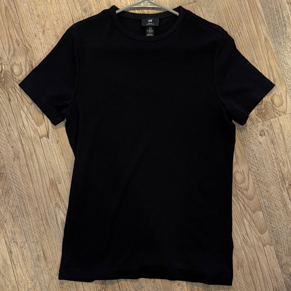 Men's Black T-Shirt - Picture 1 of 3